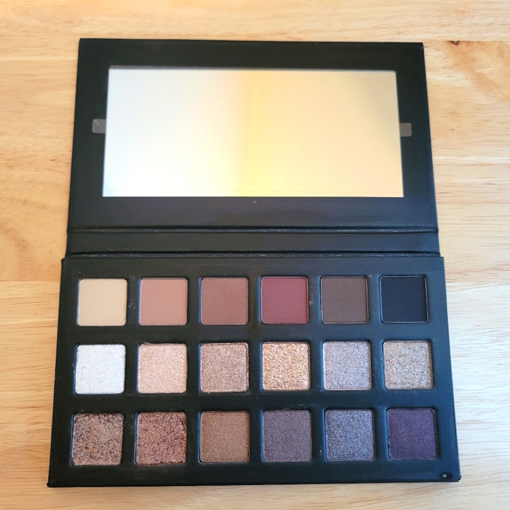 Lorac Noir Pro Eyeshadow Palette